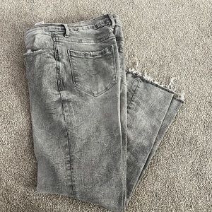 Size 8 or 29 Gray Kenzie Crop Jeans.  Like new condition.